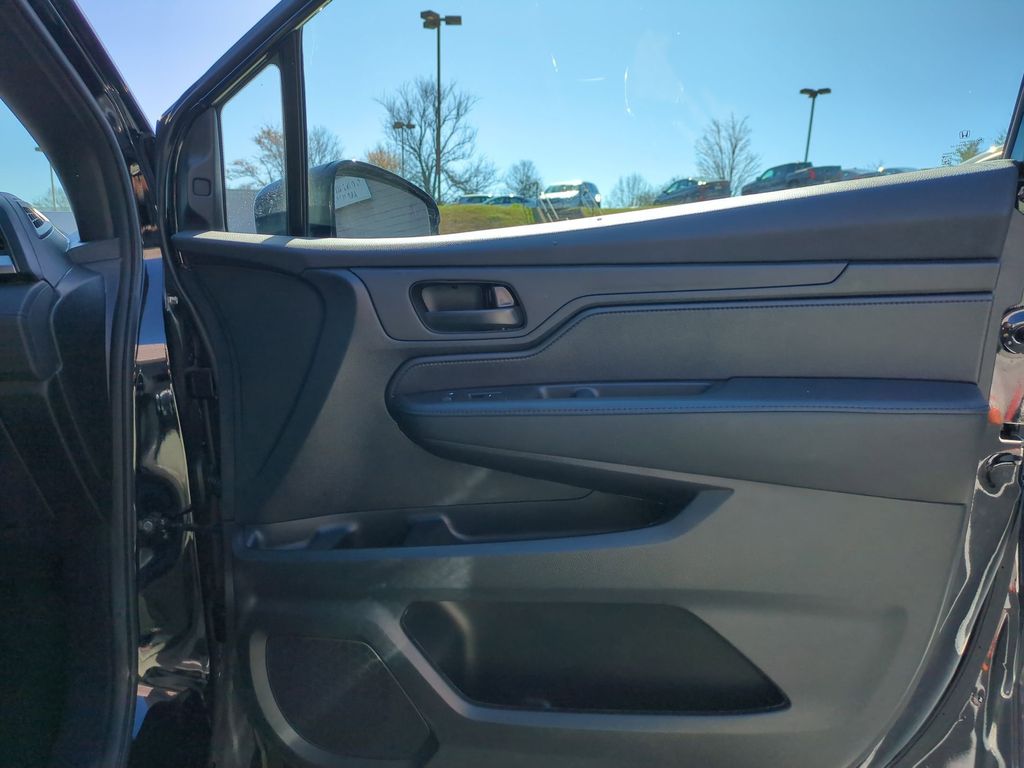 Thumbnail: 2025 Honda Odyssey - 30