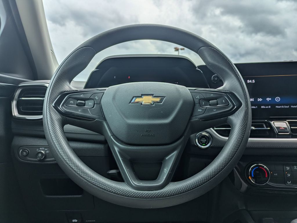 Thumbnail: 2025 Chevrolet TrailBlazer - 21
