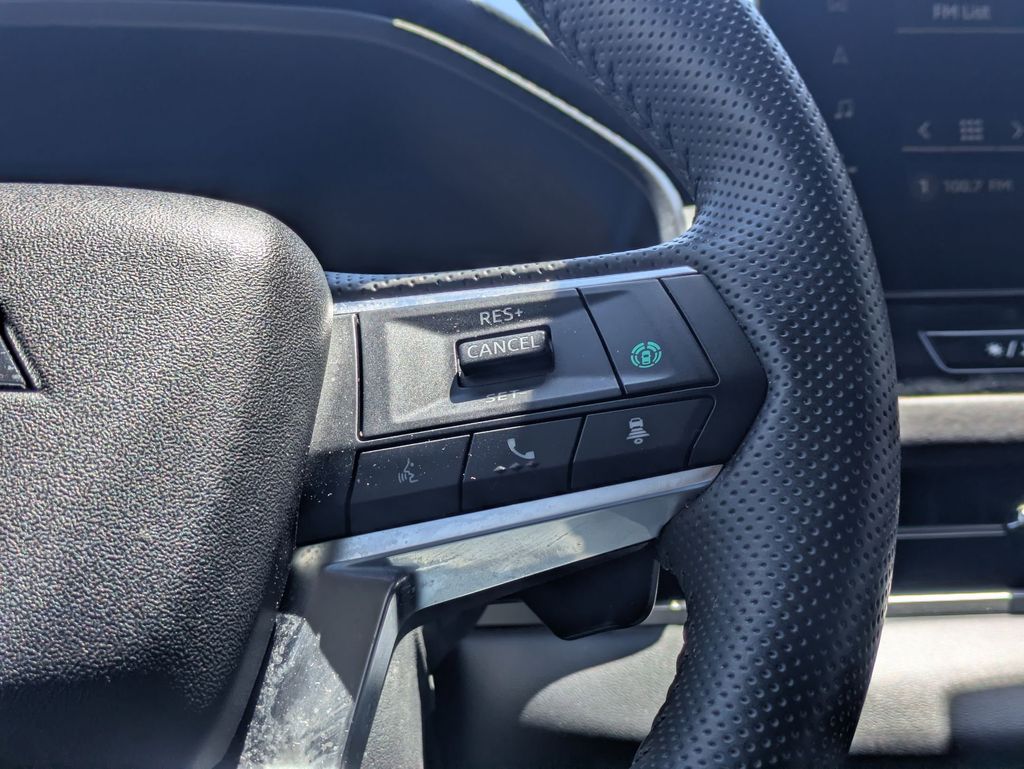 Thumbnail: 2025 Mitsubishi Outlander - 24