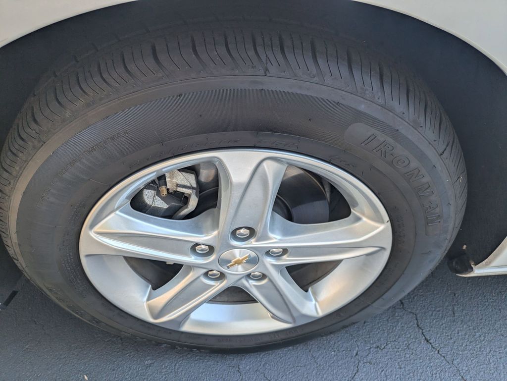 Thumbnail: 2024 Chevrolet Malibu - 36