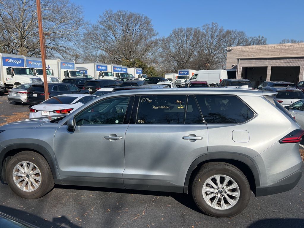 Thumbnail: 2025 Toyota Grand Highlander - 9