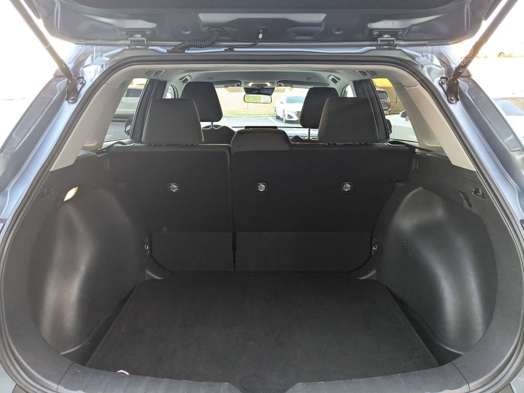 Thumbnail: 2025 Toyota Corolla Cross - 27