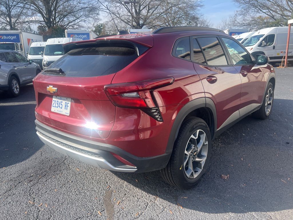 Thumbnail: 2025 Chevrolet Trax - 5