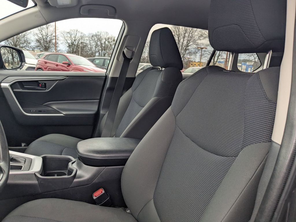 Thumbnail: 2024 Toyota RAV4 - 15