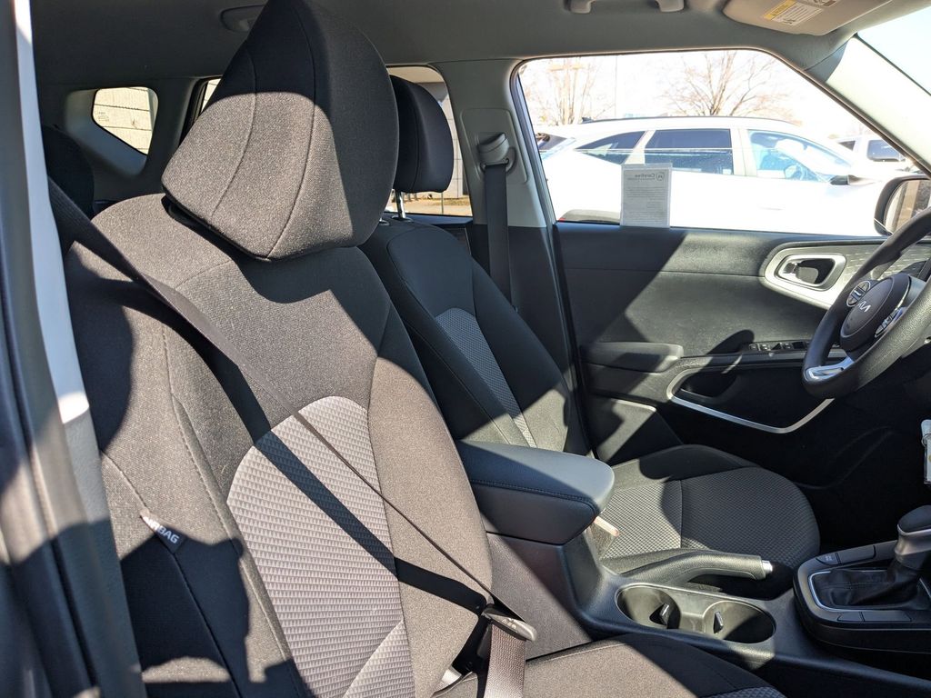 Thumbnail: 2024 Kia Soul - 32