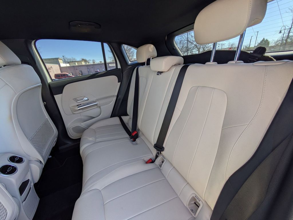 Thumbnail: 2025 Mercedes-Benz GLA - 26