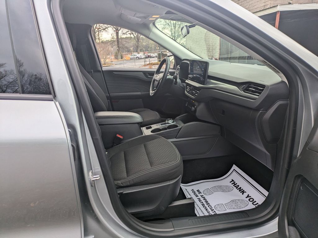 2024 Ford Escape Active 32