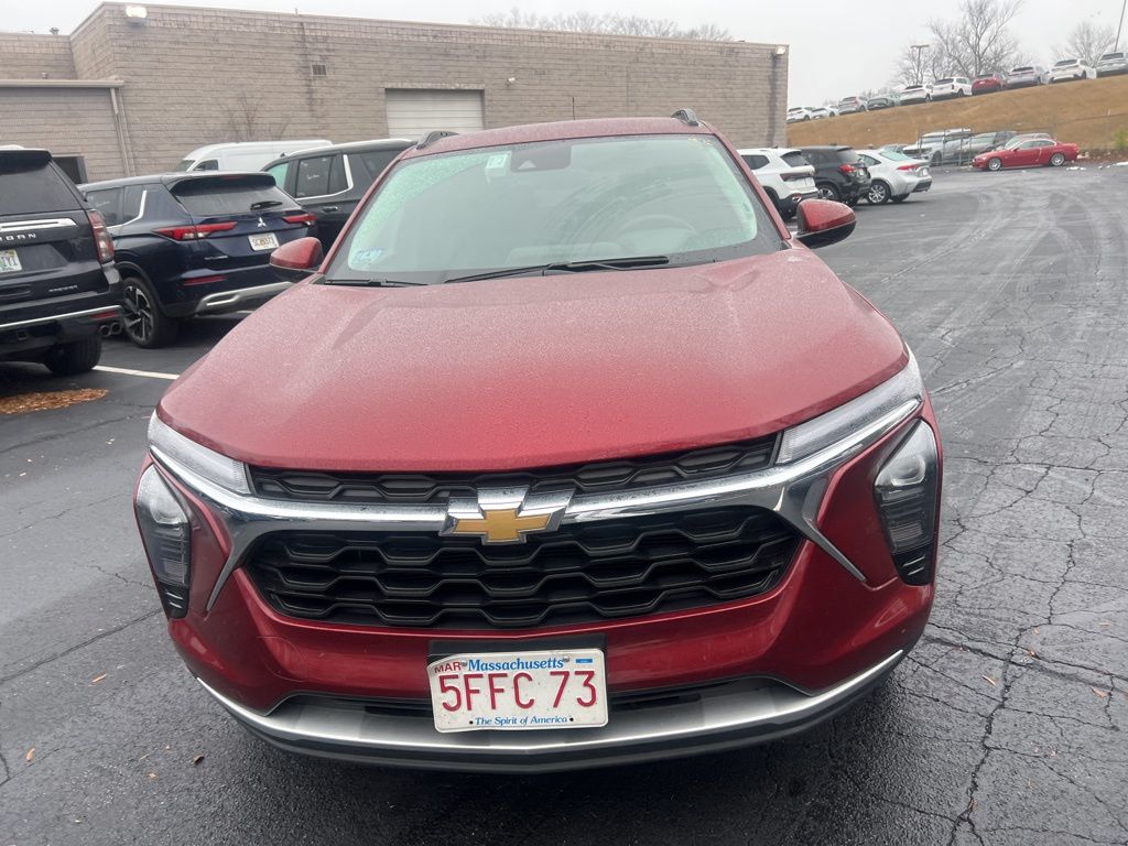 Thumbnail: 2025 Chevrolet Trax - 2