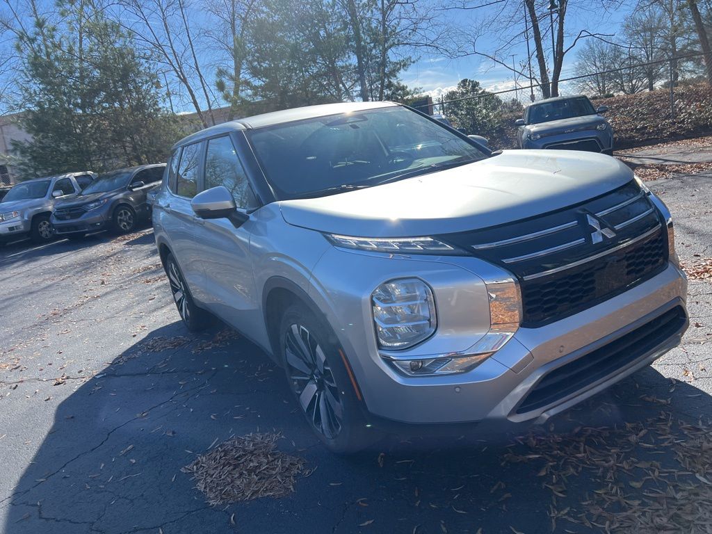 Thumbnail: 2025 Mitsubishi Outlander - 8