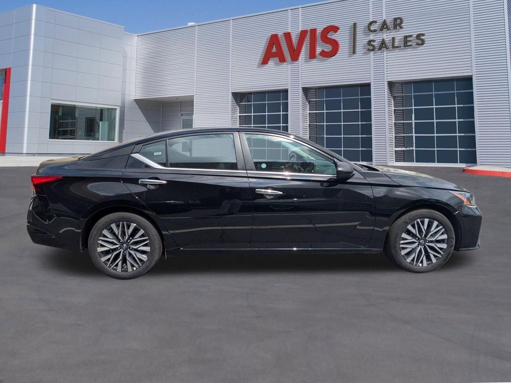 Thumbnail: 2025 Nissan Altima - 5