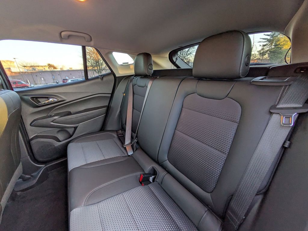 Thumbnail: 2025 Chevrolet Trax - 25