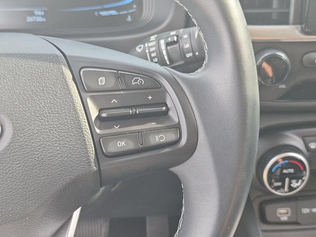 2025 Hyundai Venue SEL - Photo 21
