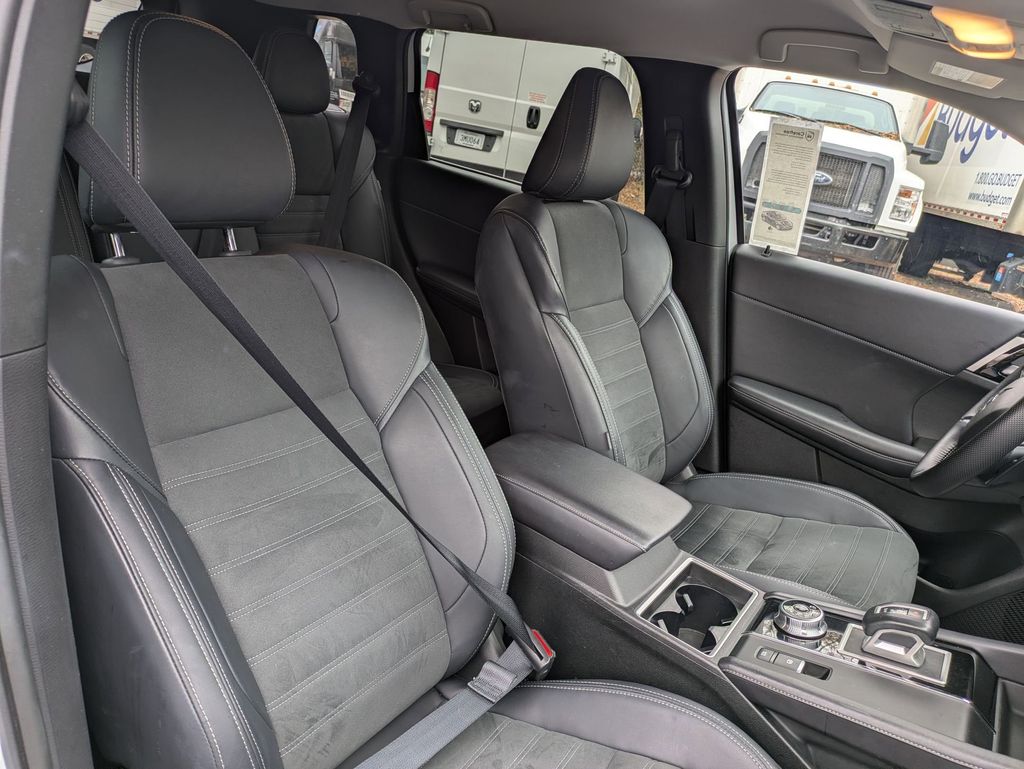 Thumbnail: 2024 Mitsubishi Outlander - 28