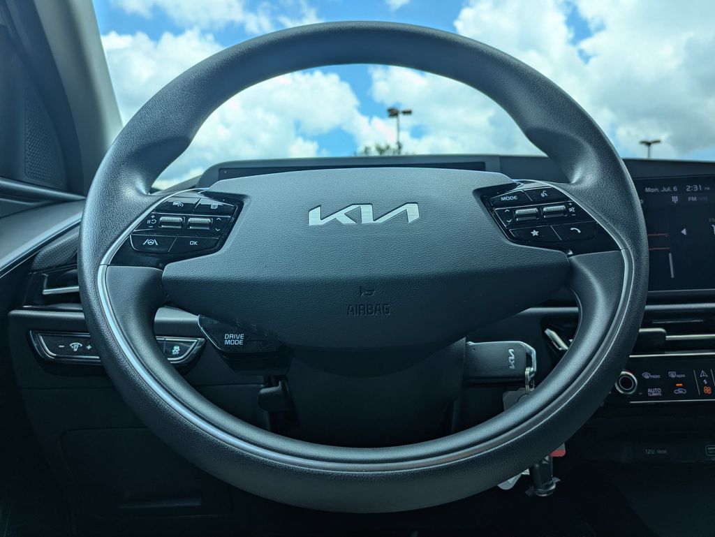 Thumbnail: 2025 Kia Niro - 21
