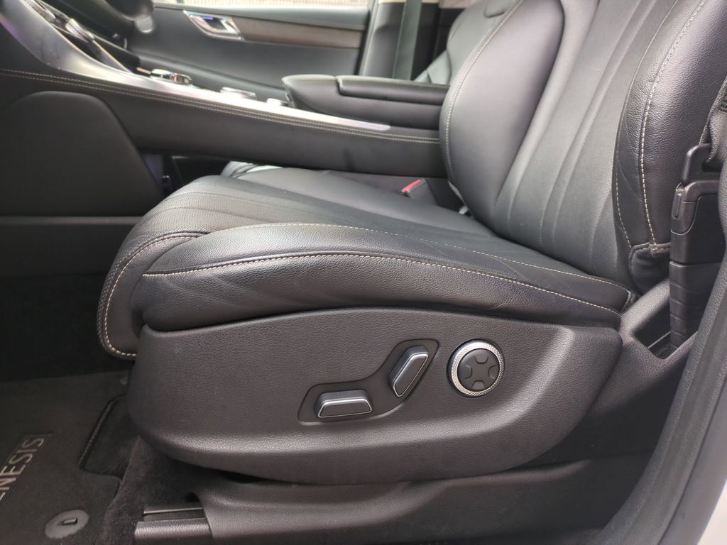 Thumbnail: 2024 Genesis GV80 - 14