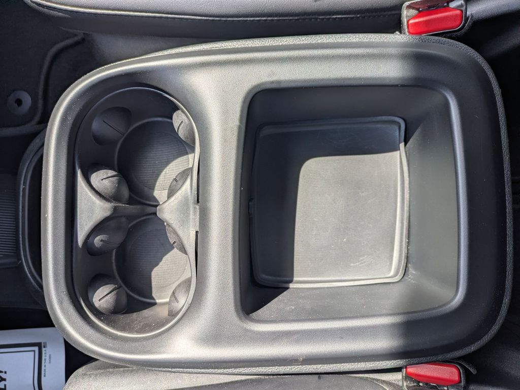 Thumbnail: 2025 Chrysler Pacifica - 18