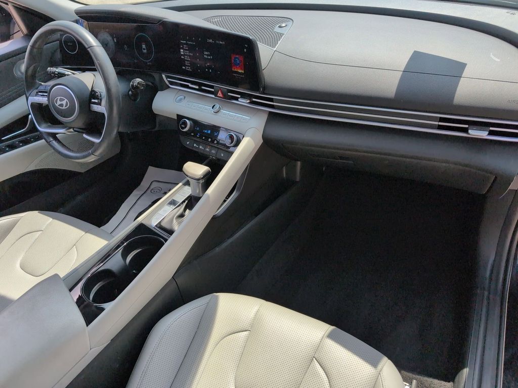 Thumbnail: 2025 Hyundai Elantra - 32