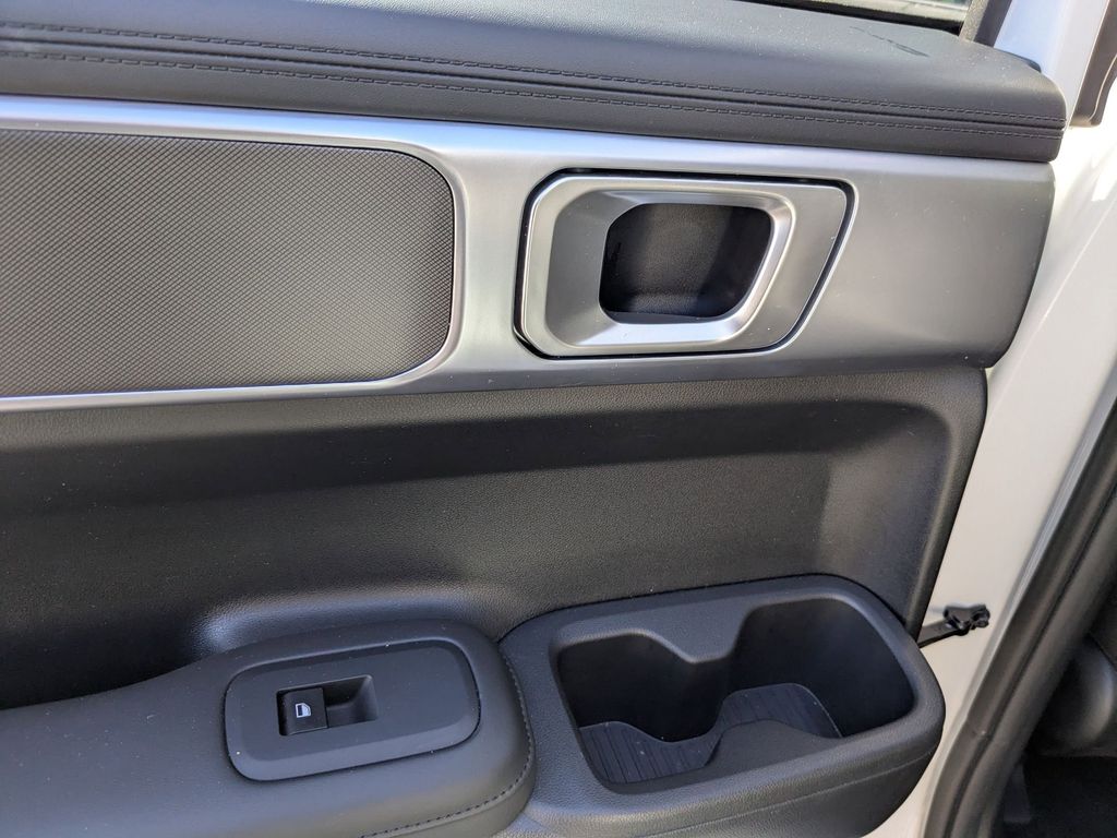 Thumbnail: 2025 Hyundai Santa Fe - 27