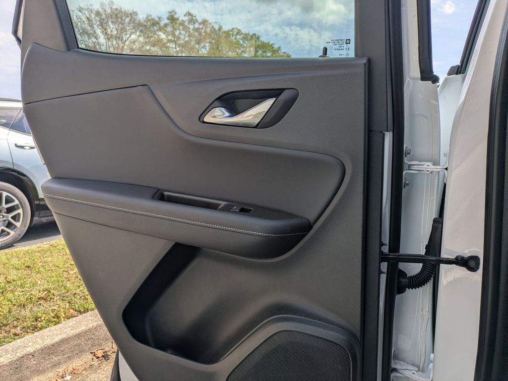 Thumbnail: 2025 Chevrolet Blazer - 25