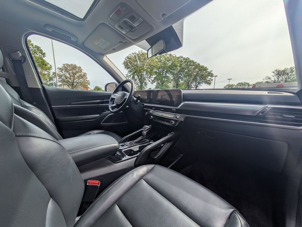 Thumbnail: 2025 Kia Telluride - 32