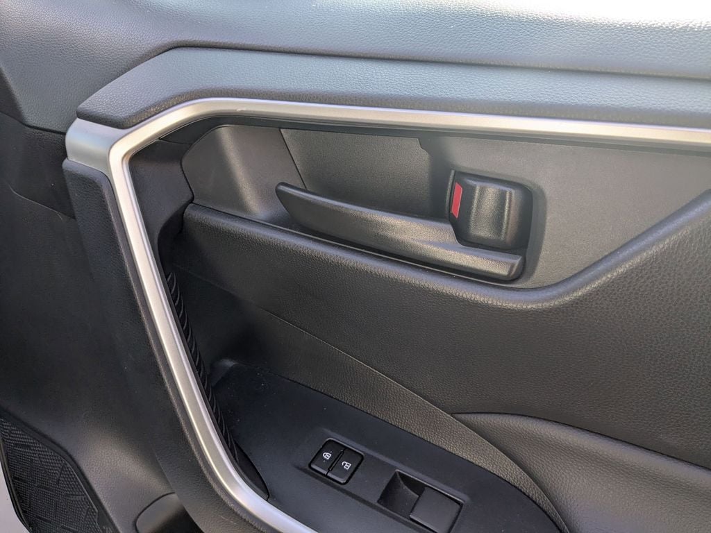 Thumbnail: 2024 Toyota RAV4 - 32