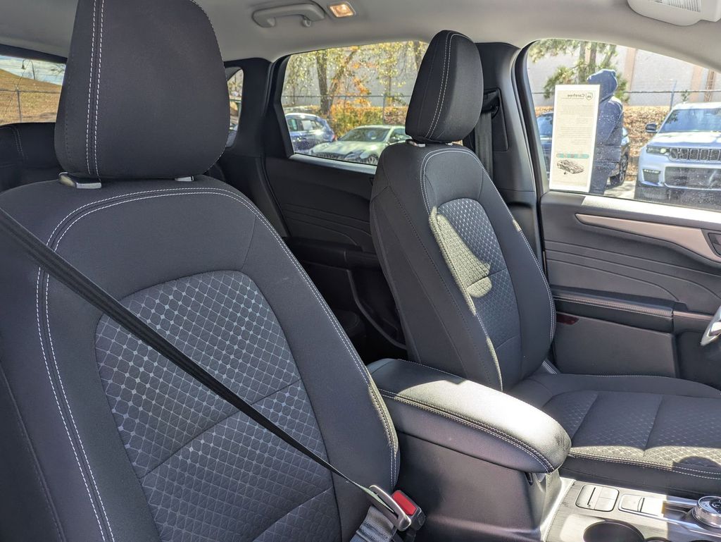 Thumbnail: 2025 Ford Escape - 28