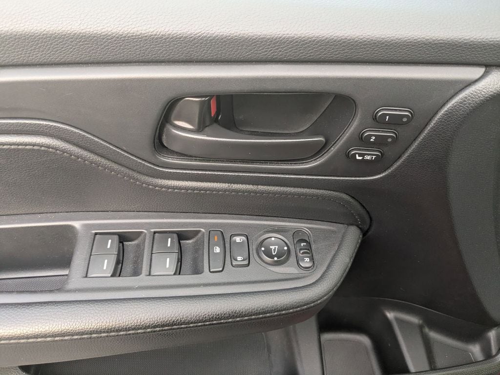 Thumbnail: 2025 Honda Odyssey - 23