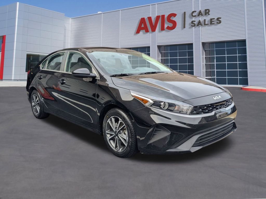 Thumbnail: 2024 Kia Forte - 3