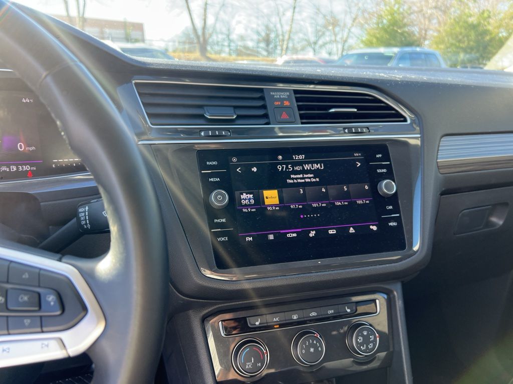 Thumbnail: 2024 Volkswagen Tiguan - 8