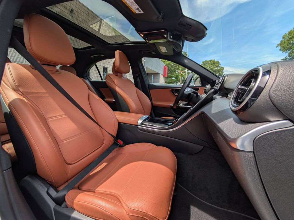 Thumbnail: 2025 Mercedes-Benz C-Class - 30