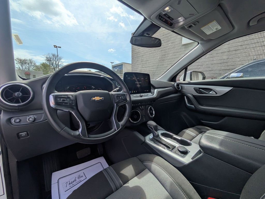 Thumbnail: 2025 Chevrolet Blazer - 15