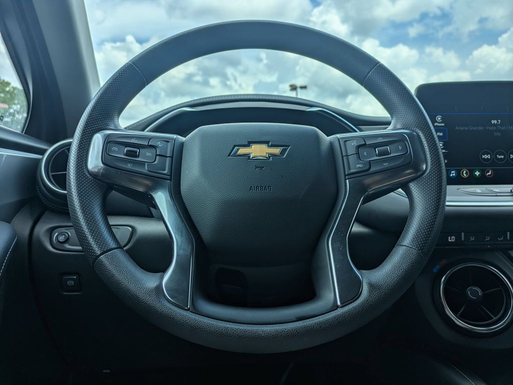 Thumbnail: 2025 Chevrolet Blazer - 21
