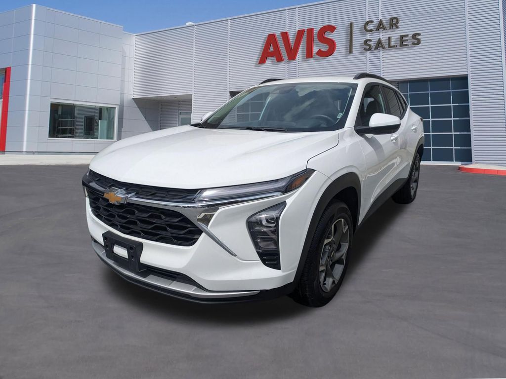 2025 Chevrolet Trax LT's photo