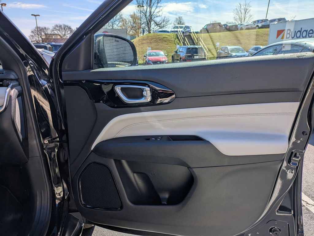 Thumbnail: 2025 Jeep Compass - 31