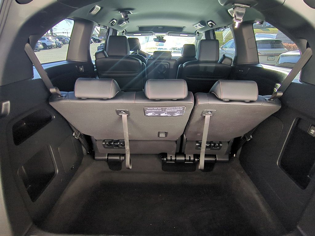 Thumbnail: 2025 Honda Odyssey - 28