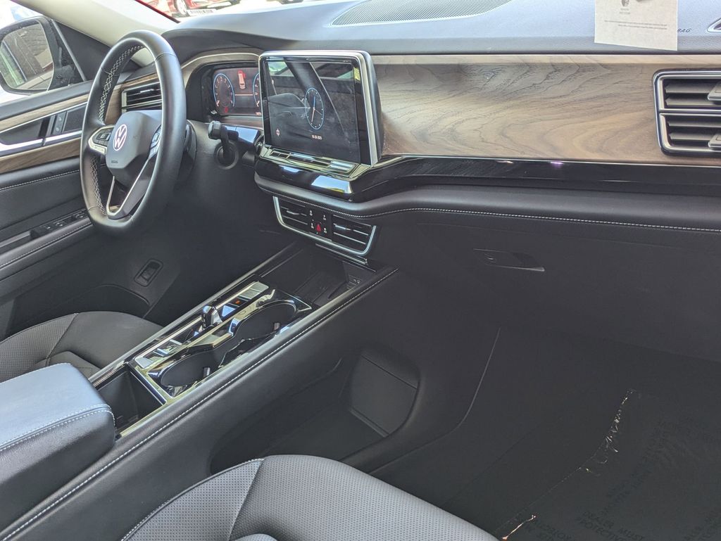 Thumbnail: 2025 Volkswagen Atlas - 32