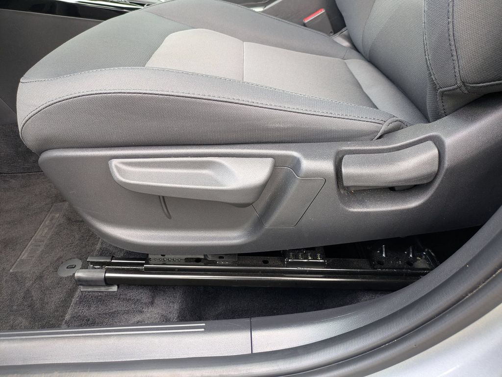 Thumbnail: 2025 Kia Niro - 14