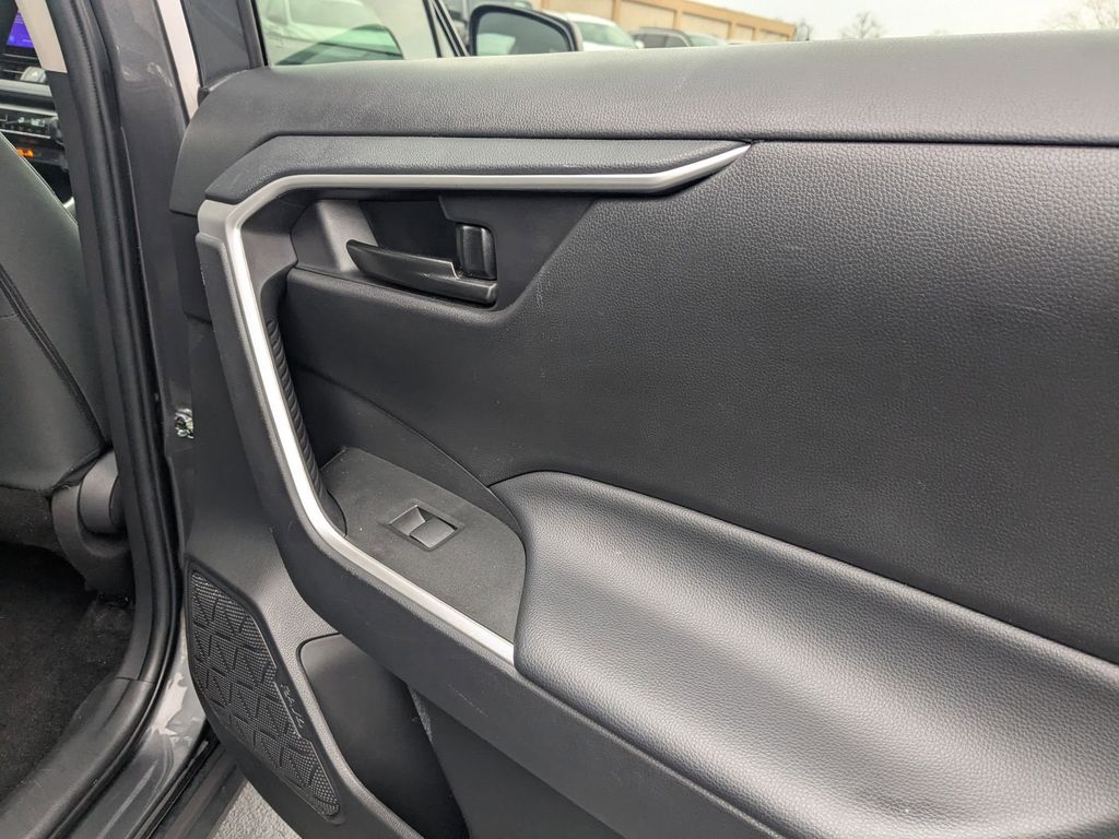 Thumbnail: 2024 Toyota RAV4 - 29