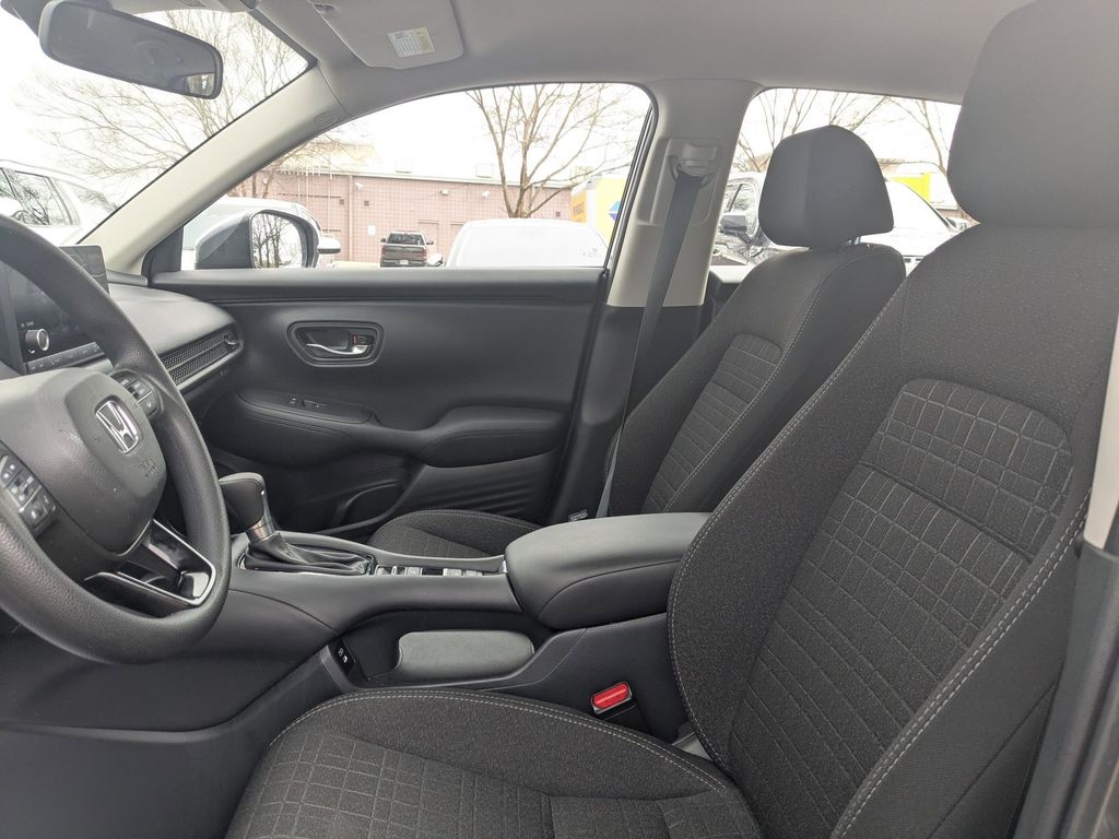 Thumbnail: 2025 Honda HR-V - 21