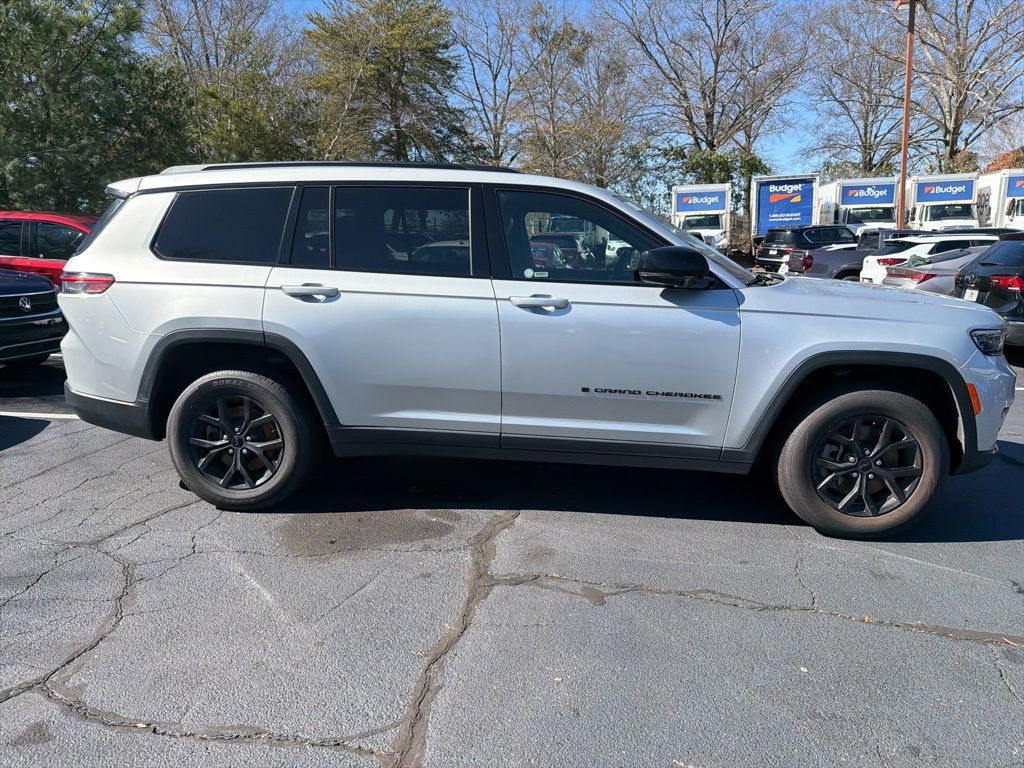 Thumbnail: 2024 Jeep Grand Cherokee L - 4