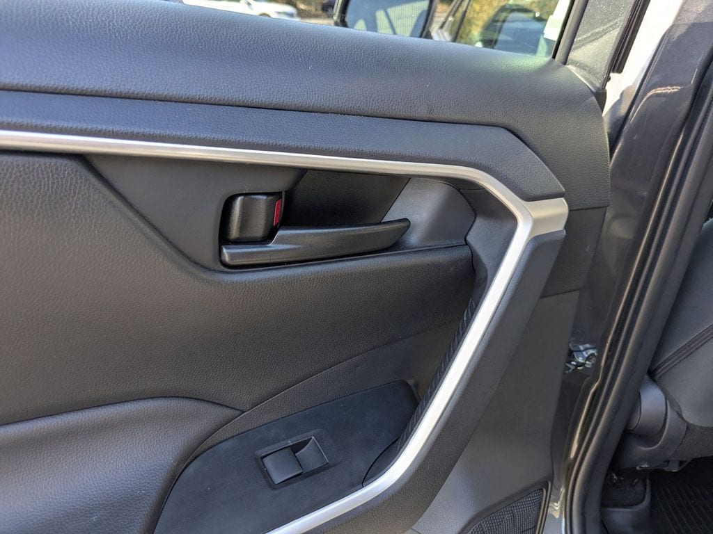 Thumbnail: 2025 Toyota RAV4 - 26