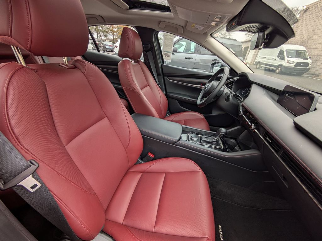 Thumbnail: 2025 Mazda Mazda3 - 32