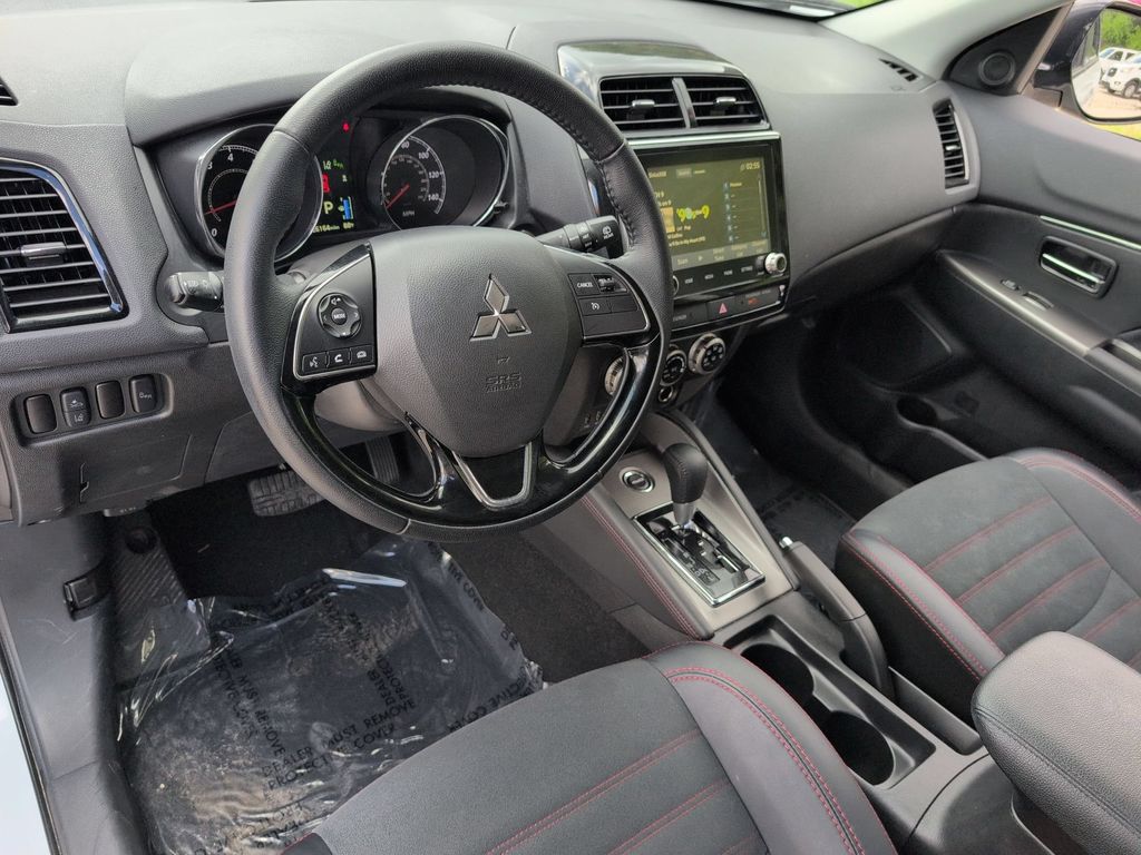 Thumbnail: 2025 Mitsubishi Outlander Sport - 15
