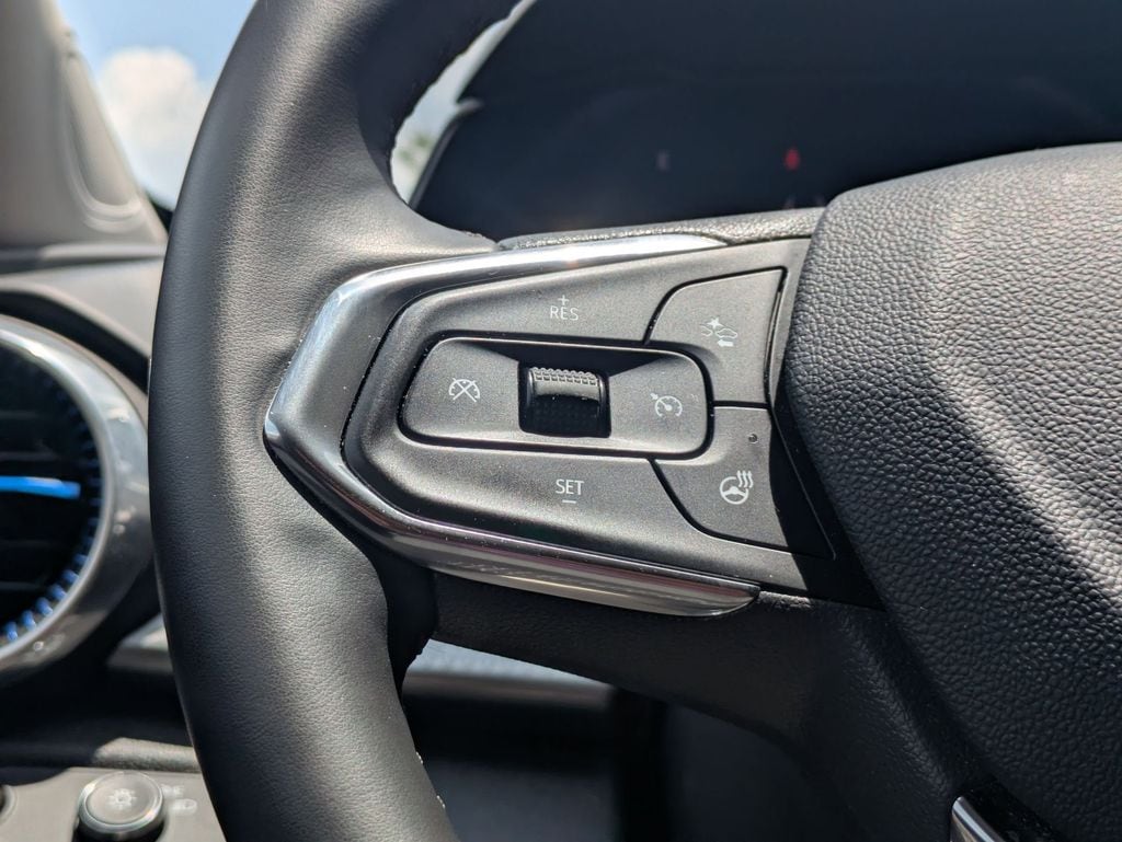 Thumbnail: 2025 Chevrolet Trax - 22