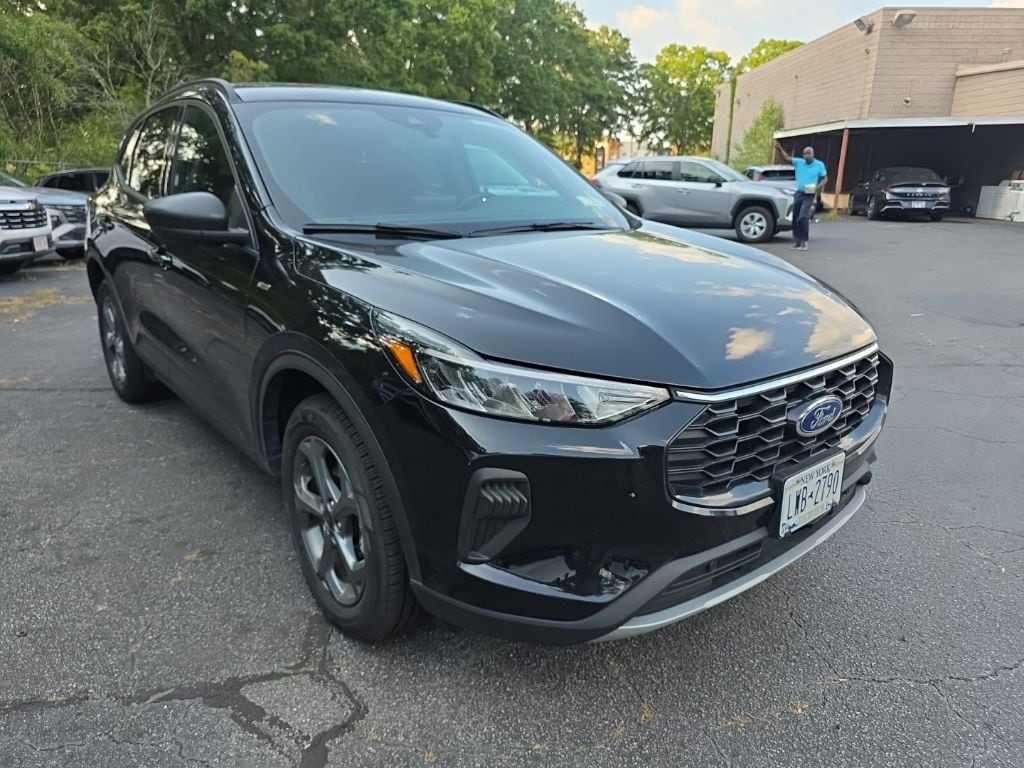 Thumbnail: 2025 Ford Escape - 3