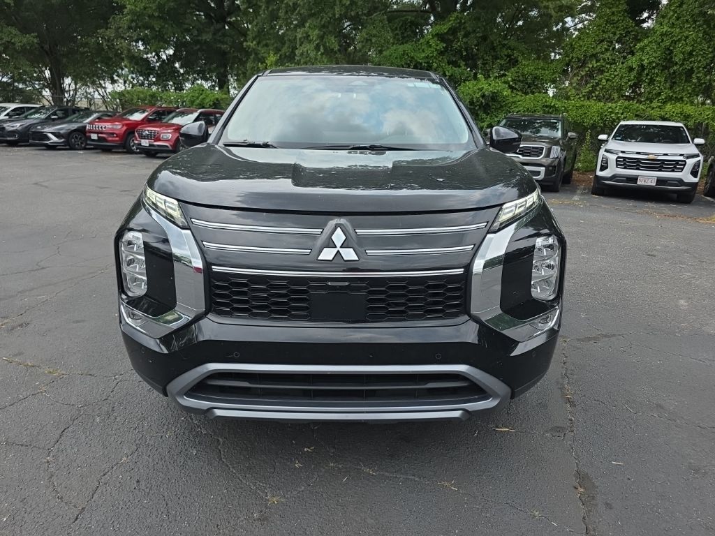 Thumbnail: 2025 Mitsubishi Outlander - 2