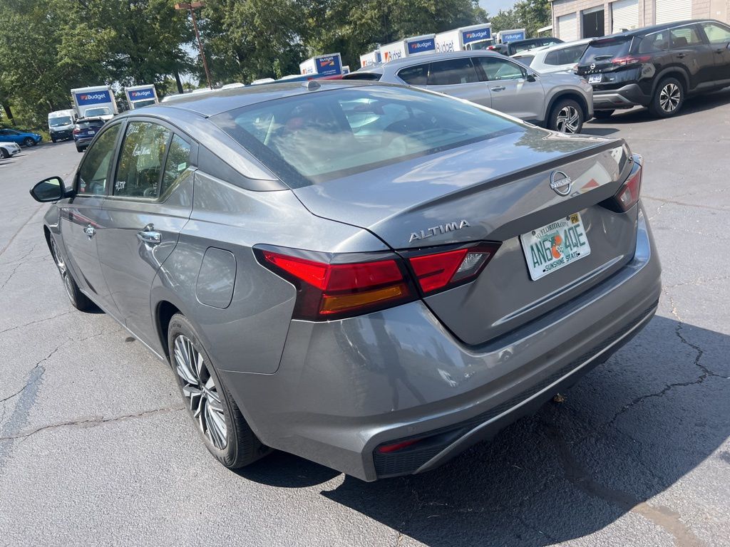 Thumbnail: 2024 Nissan Altima - 10