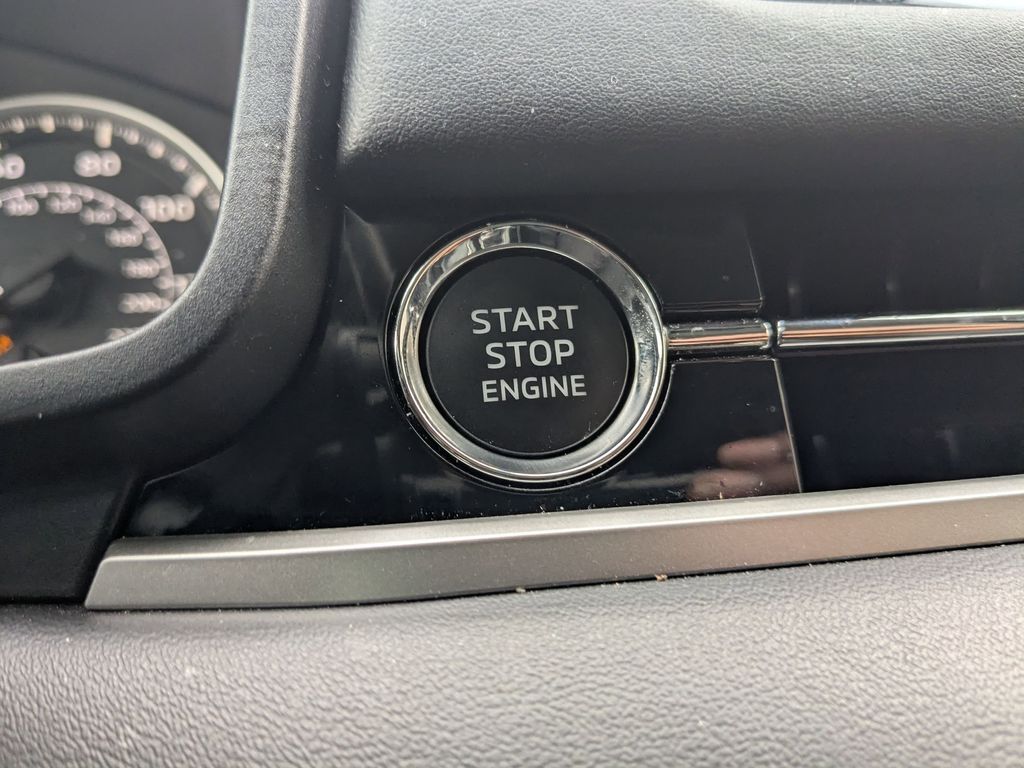 Thumbnail: 2025 Mitsubishi Outlander - 20