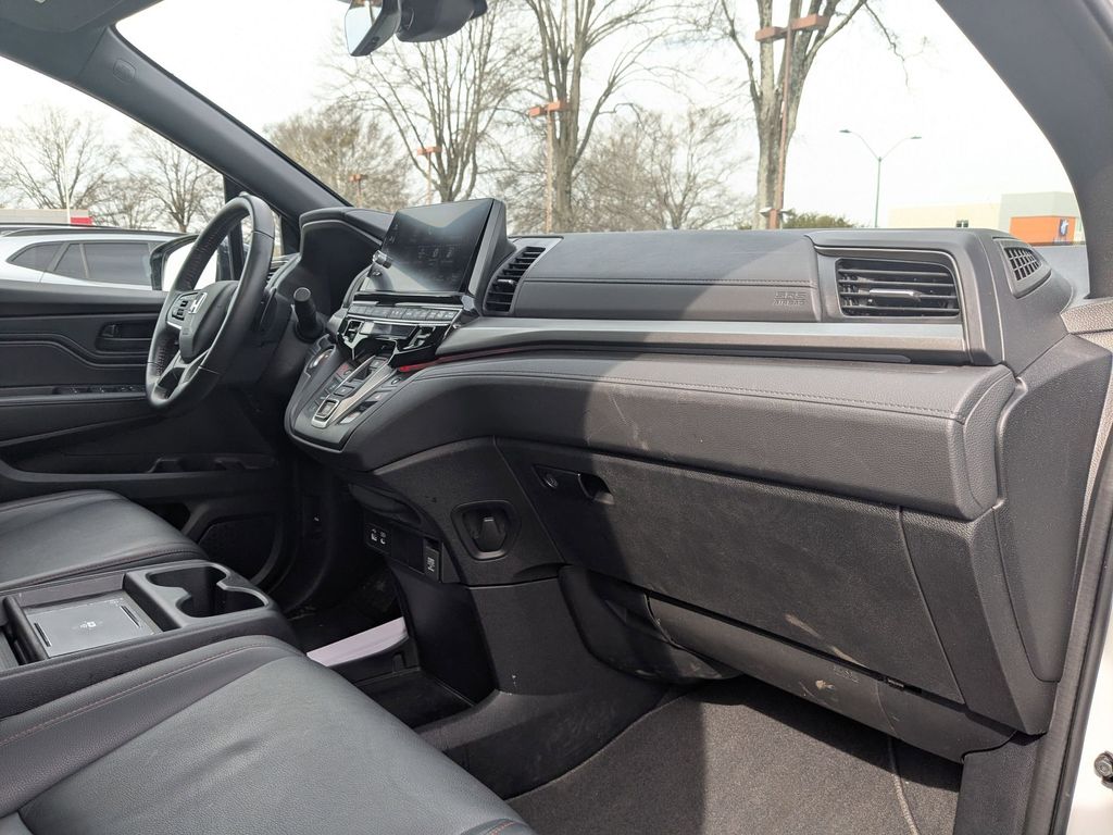 Thumbnail: 2025 Honda Odyssey - 29