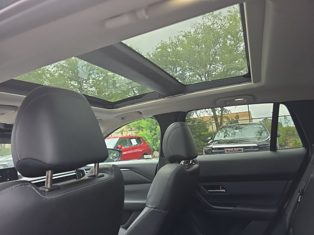 Thumbnail: 2025 Mazda CX-50 - 4